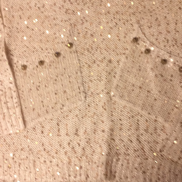 Beautiful cream sweater with gold detail - Picture 3 of 6
